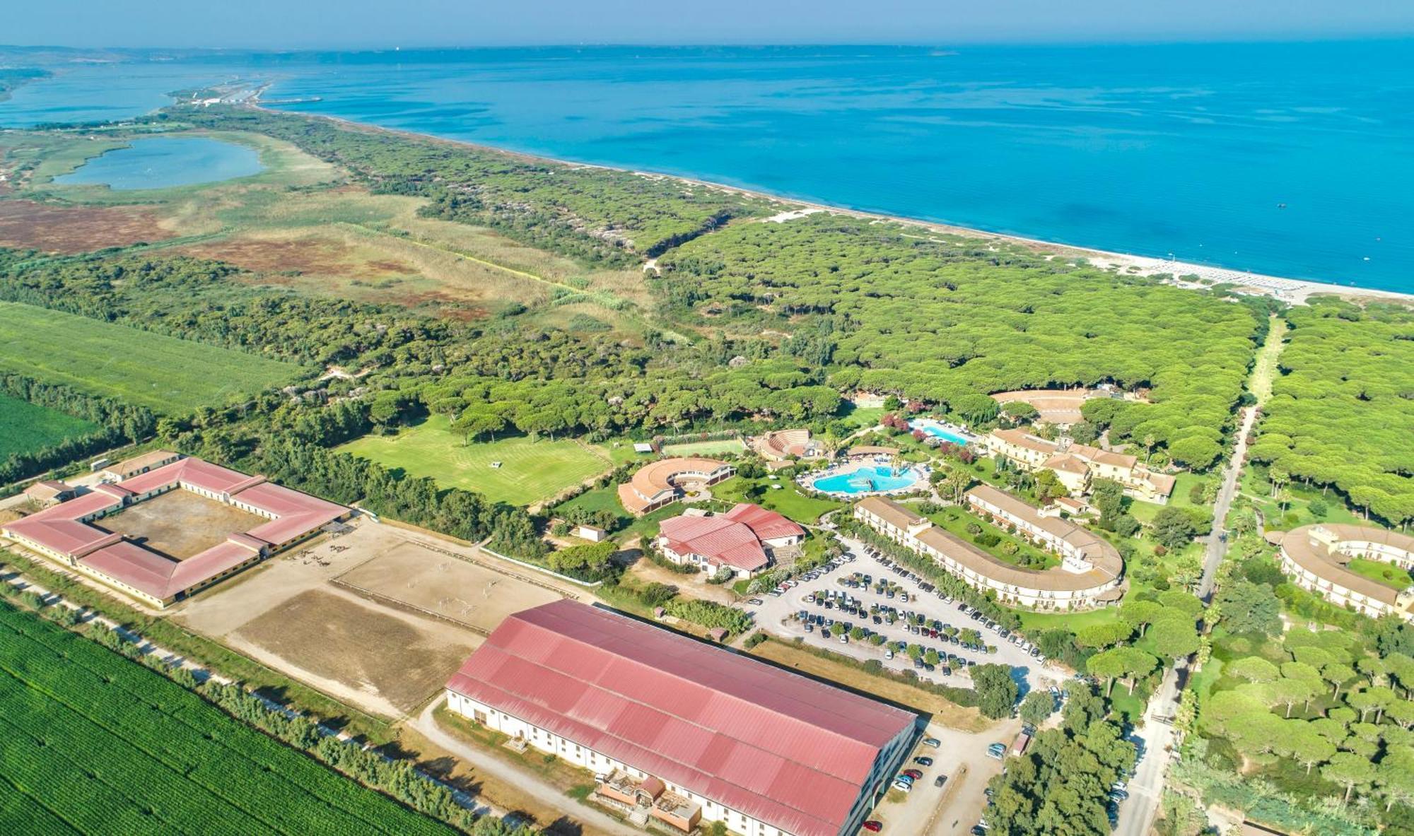 With Swimming Pool In Just 650 Meters From The Sea Hotel Arborea